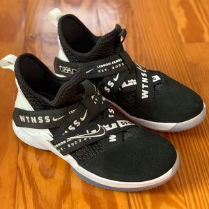 Black and White LeBron Shoes (Size 6.5)